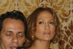 Jennifer-Lopez-dressed-1034523.jpg