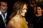 Jennifer-Lopez-dressed-1034495.jpg
