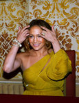 Jennifer-Lopez-dressed-1034476.jpg