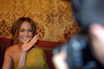 Jennifer-Lopez-dressed-1034506.jpg