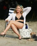 kim_cattrall_beach08.jpg