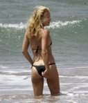 kate_hudson_bikini_new_2_big.jpg