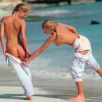 embarrassing-each-other-on-the-beach1-660x660.jpg