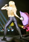 39570_LIVE_SHAKIRA_NICE_2_123_166lo.jpg