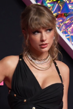 Taylor_Swift_at_the_2023_MTV_Video_Music_Awards_(3).png