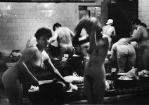 1656805804_24-pirogzla-com-p-porno-golikh-sovetskikh-devushek-v-obshche-27.jpg